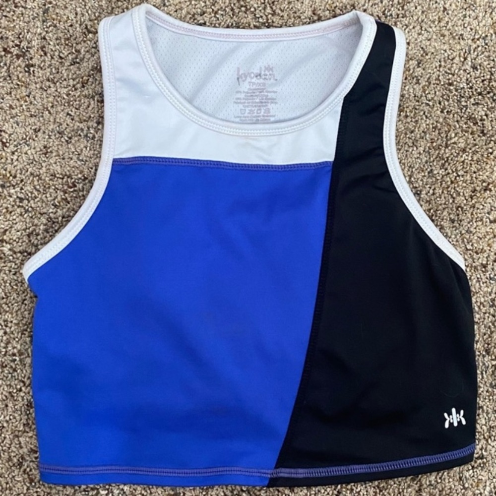Geometric workout top